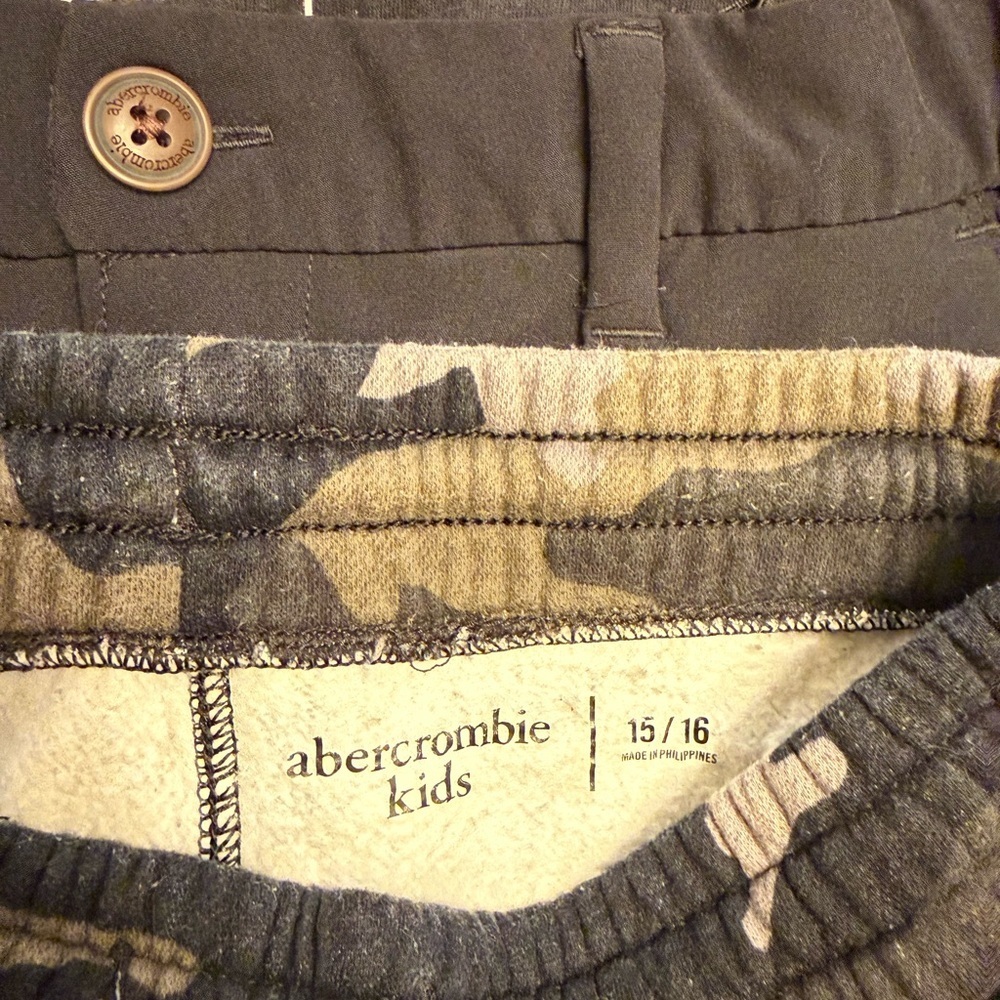 Abercrombie Kids Camouflage and black shorts - Picture 2 of 8